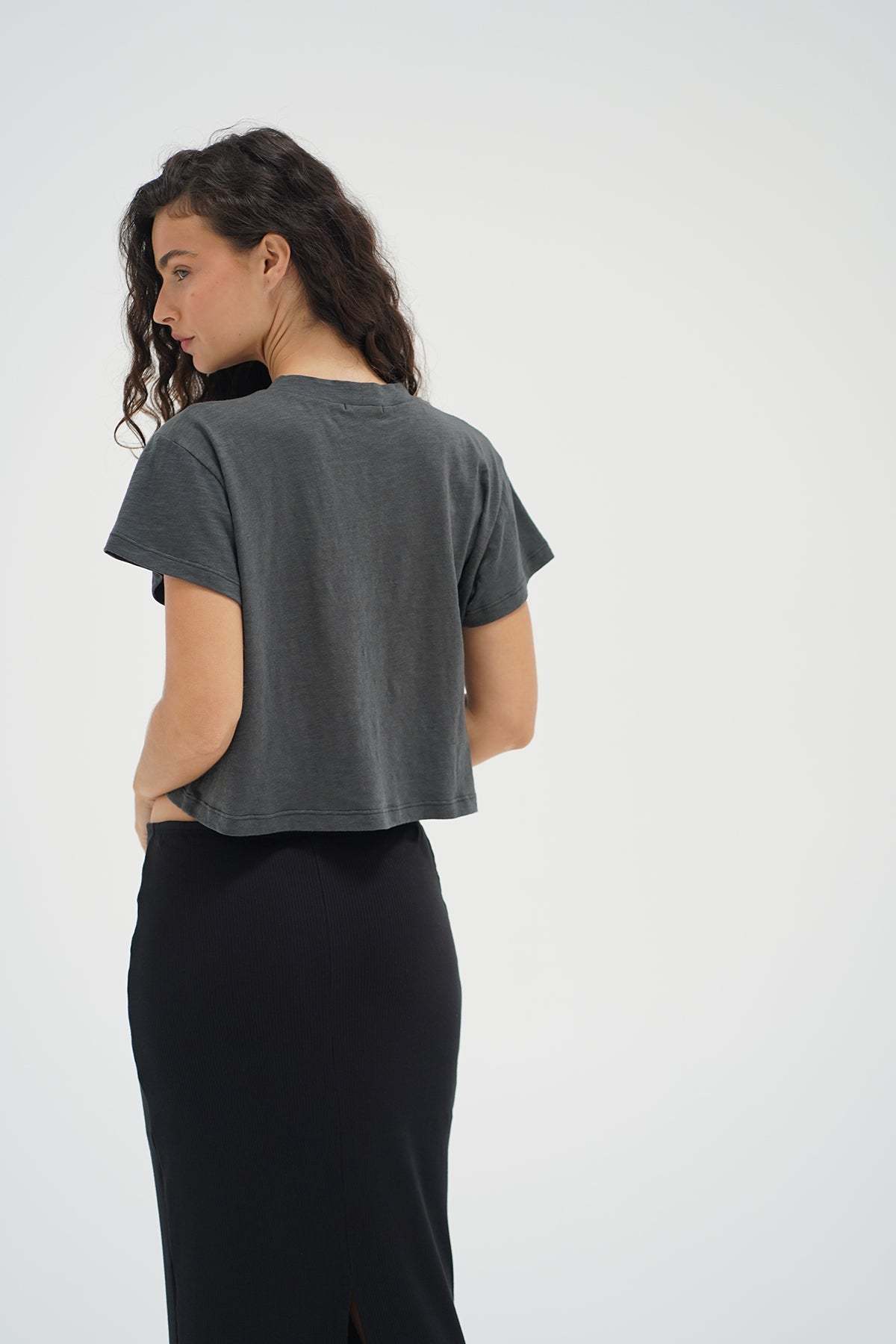 LNA Ava Tee in pirate black 