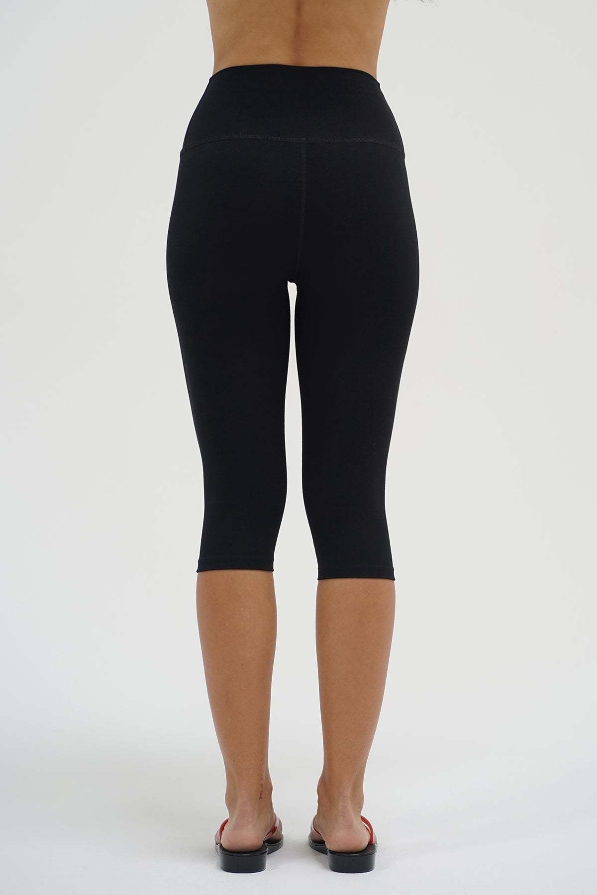 LNA Capri Legging in Black