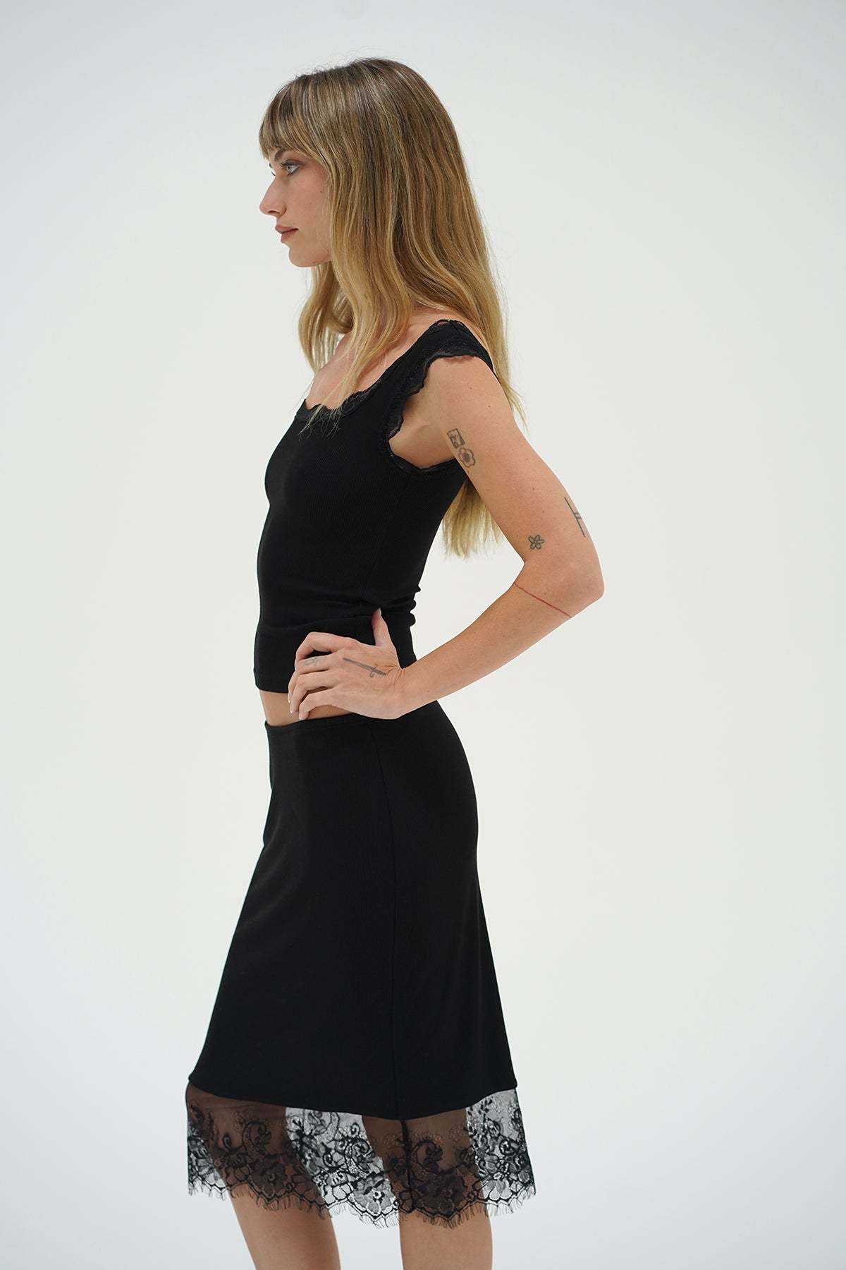 LNA Cassidy lace trim tank in black