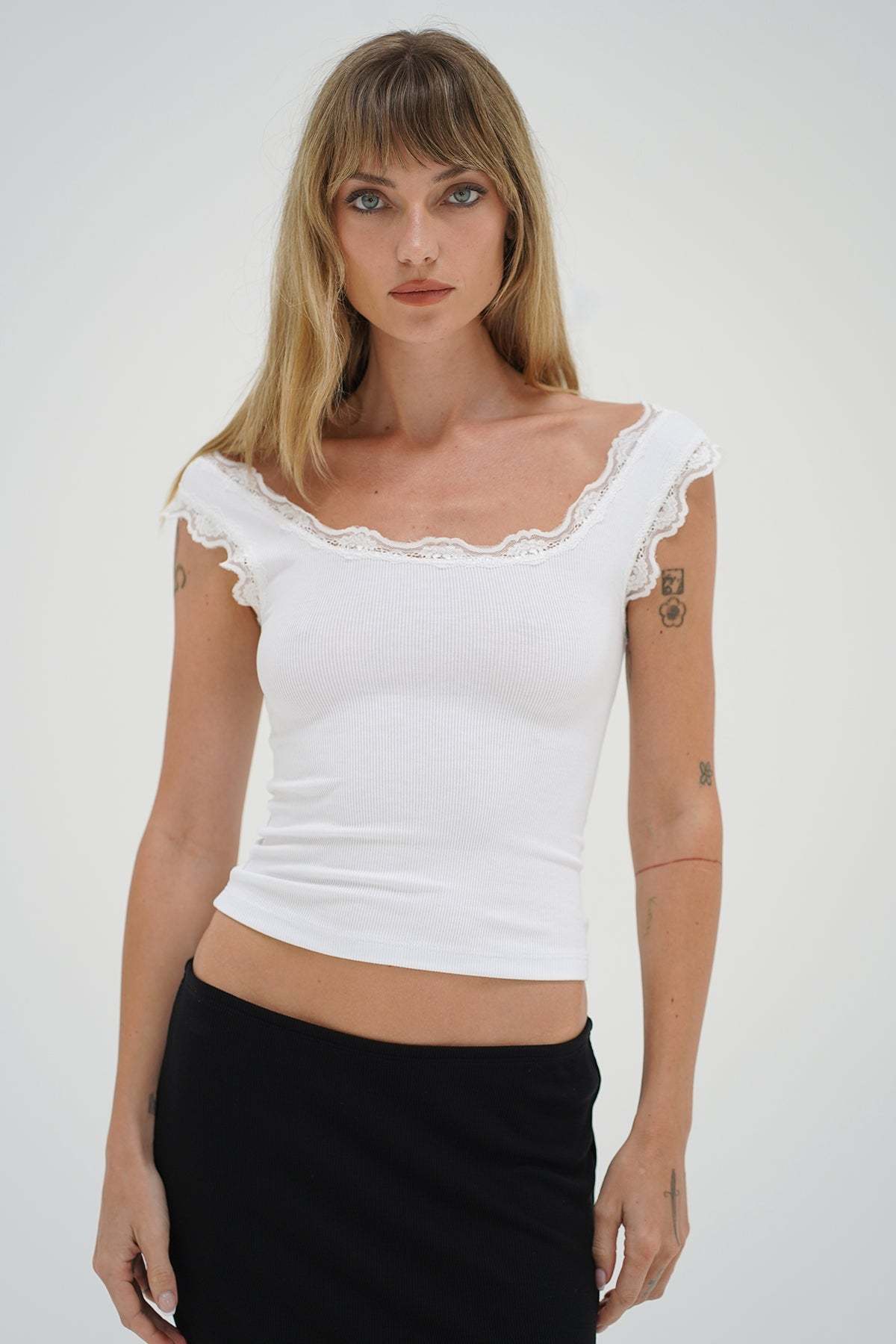 LNA Cassidy lace trim tank in white