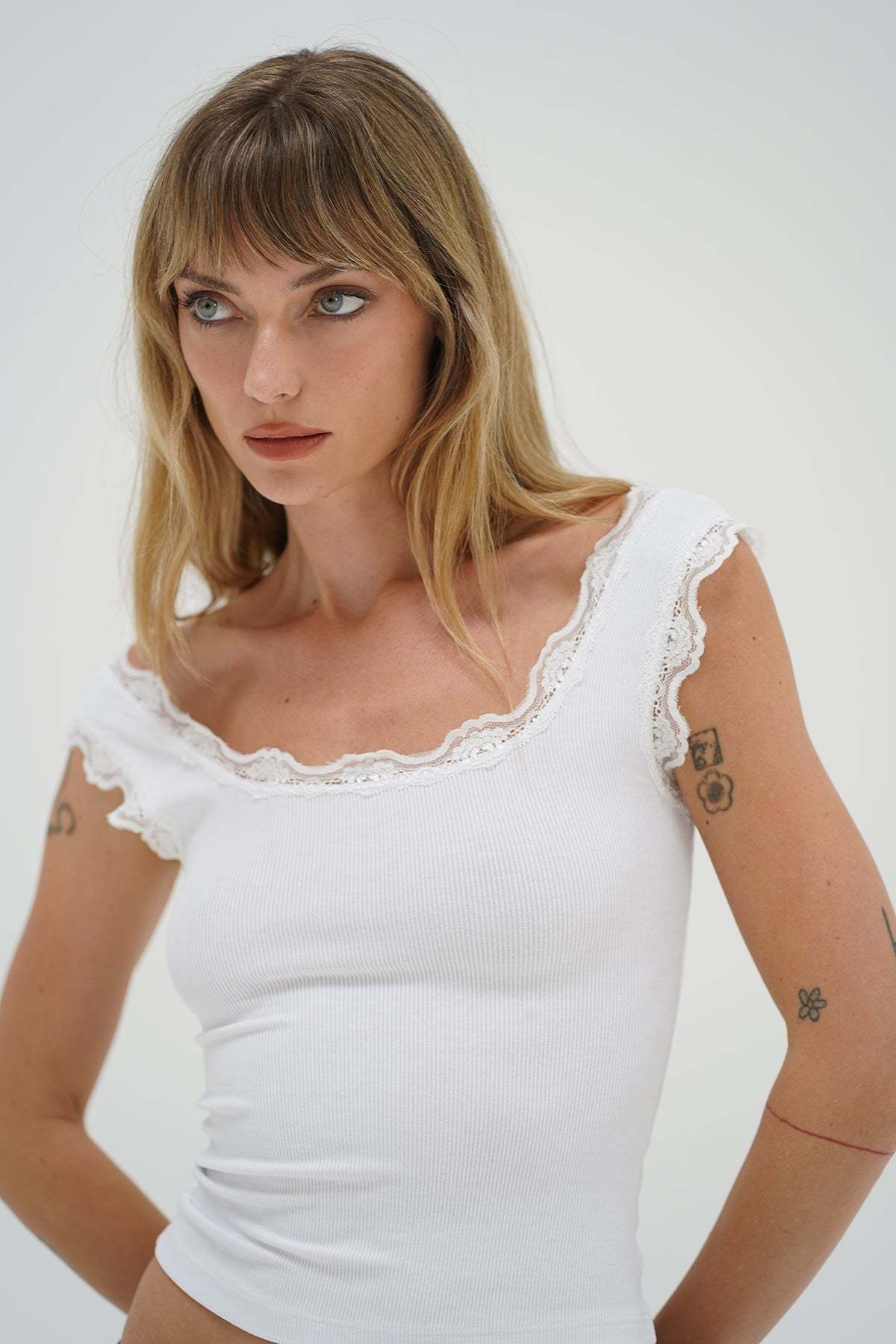 LNA Cassidy lace trim tank in white
