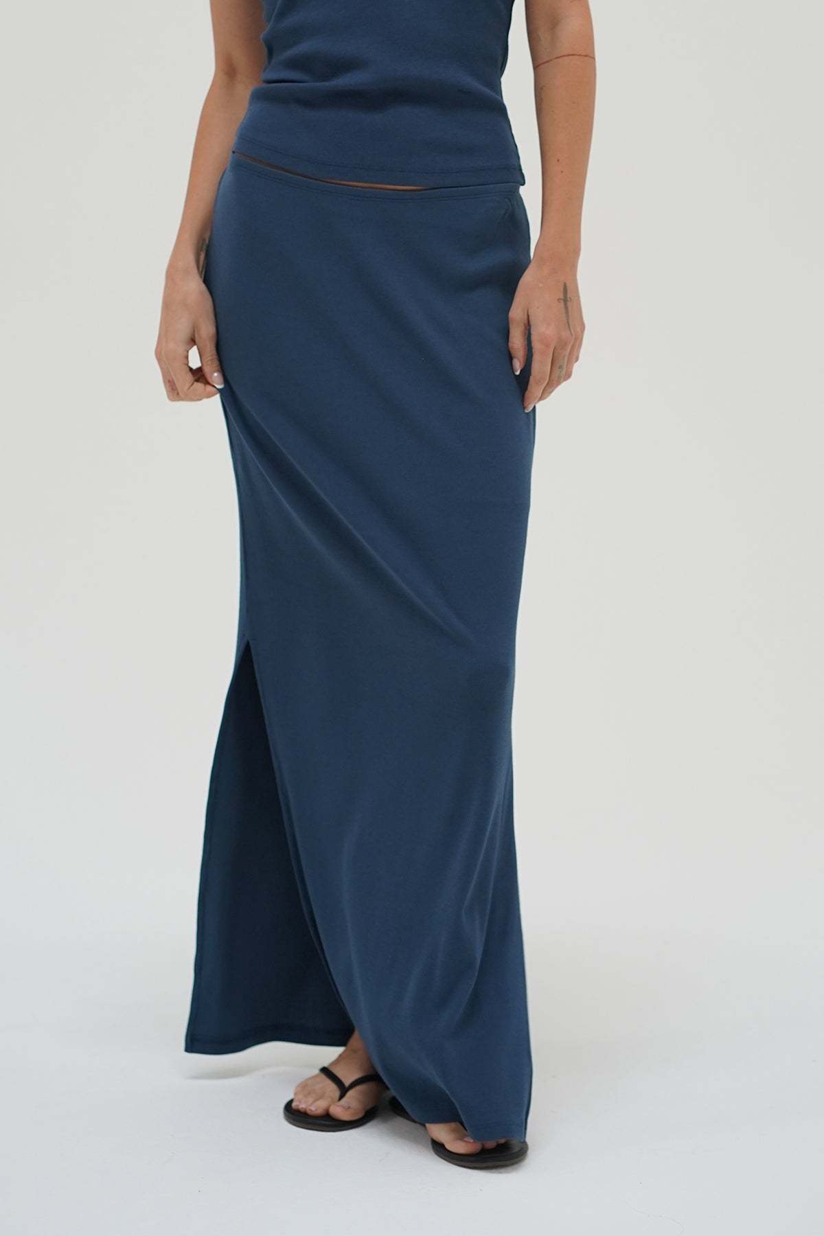 LNA Steph Ribbed Skirt in dark denim
