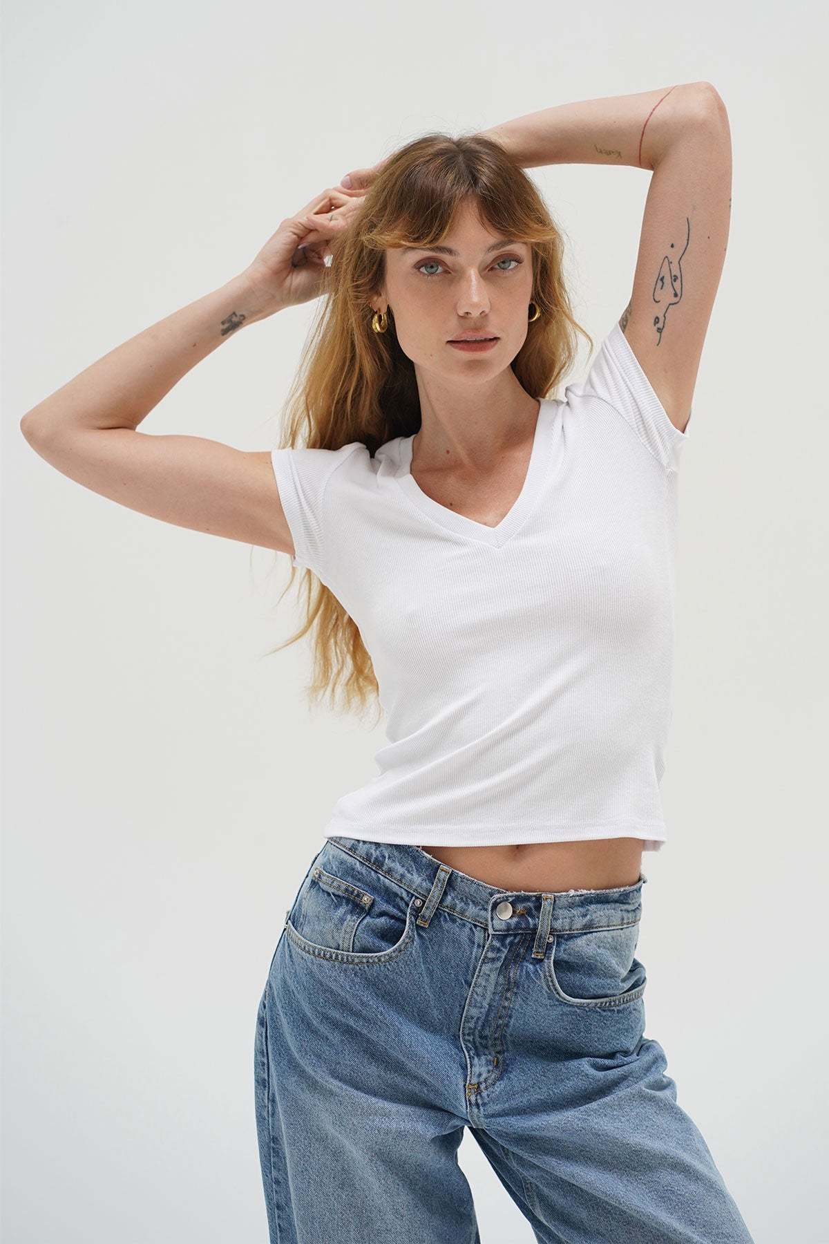 LNA Fitted Rib V Neck Tee in White